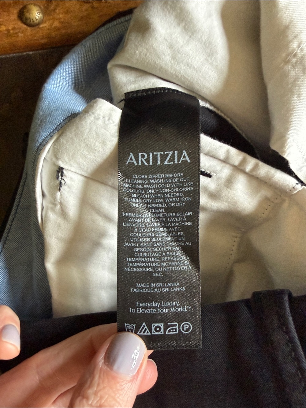 Aritzia Women's Black Wide-Leg Dress Pants - Picture 3 of 4